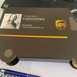 Taylor swift Partnership with UPS Brown truck packing and pin